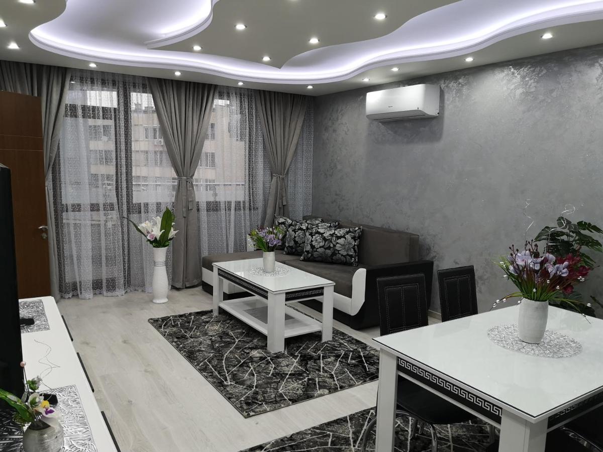 City Apartments - A Brand New Luxury & Comfy 2 أسينوفغراد المظهر الخارجي الصورة