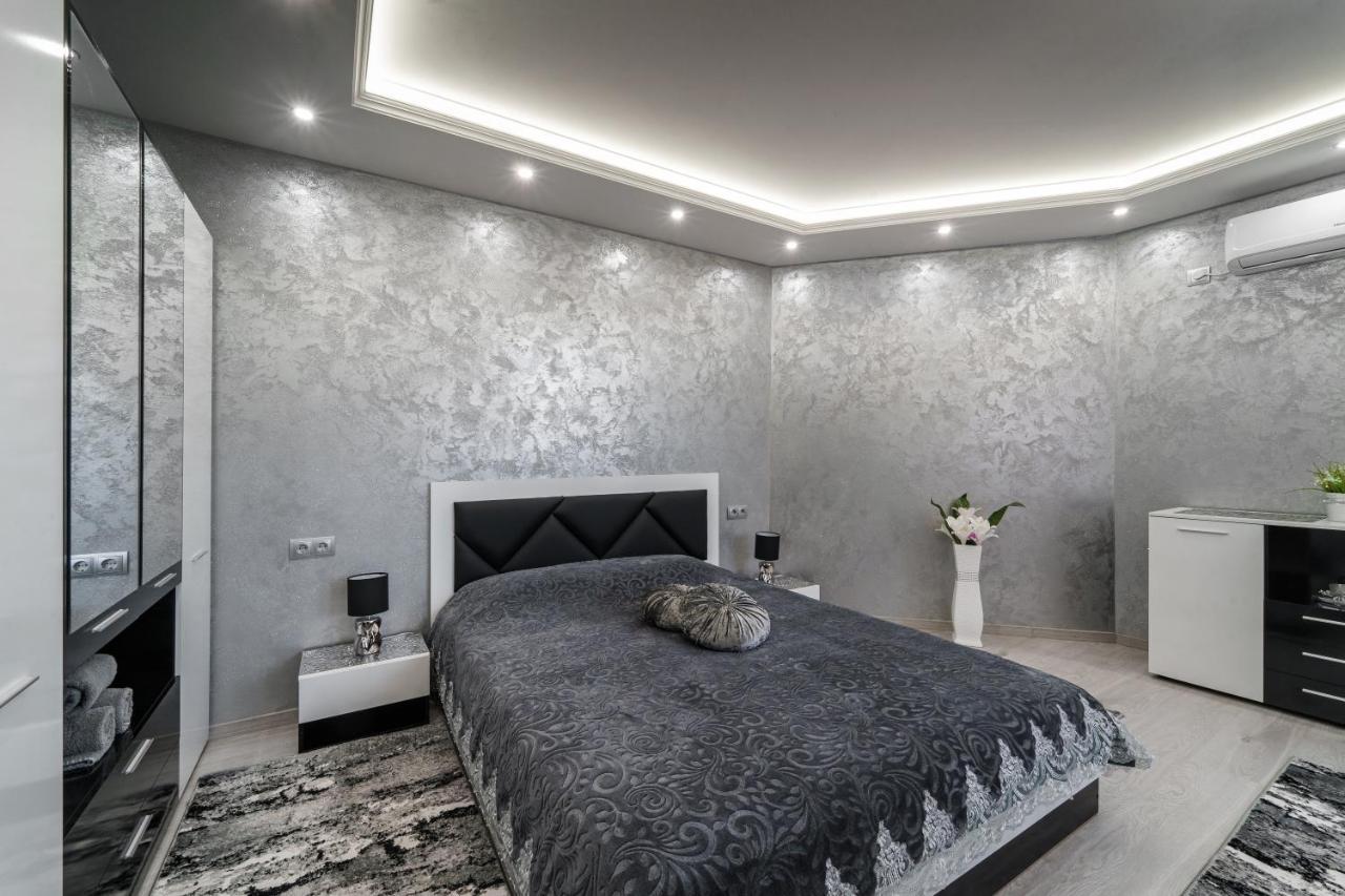City Apartments - A Brand New Luxury & Comfy 2 أسينوفغراد المظهر الخارجي الصورة