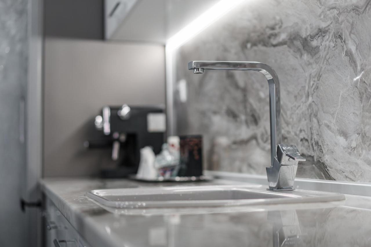 City Apartments - A Brand New Luxury & Comfy 2 أسينوفغراد المظهر الخارجي الصورة